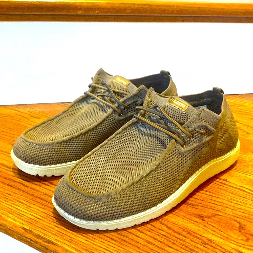 ITAZERO Mens Slip On Shoes Casual with Arch Support Insoles, Sz 9.5 LikE NeW !!